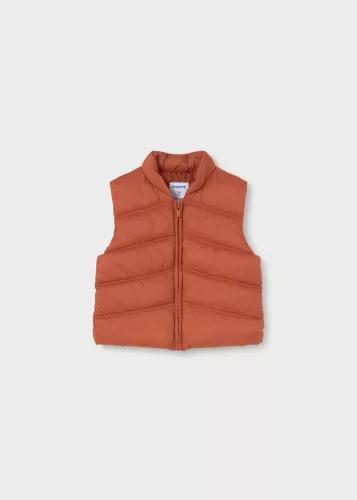 Mayoral baba fiú téglavörös, steppelt mellényes háromrészes szett – 80 cm (12 hó)