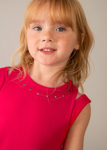 Mayoral kislány ruha – élénk piros, strasszos nyakrésszel