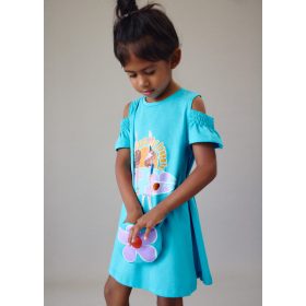   Mayoral türkiz vállkivágásos ruha táskával – nyári mintás