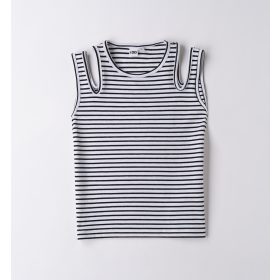 4.B843/0658 trikó Black