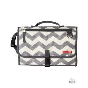   Skip Hop pelenkázó táska alátét - Pronto Signature Chevron 